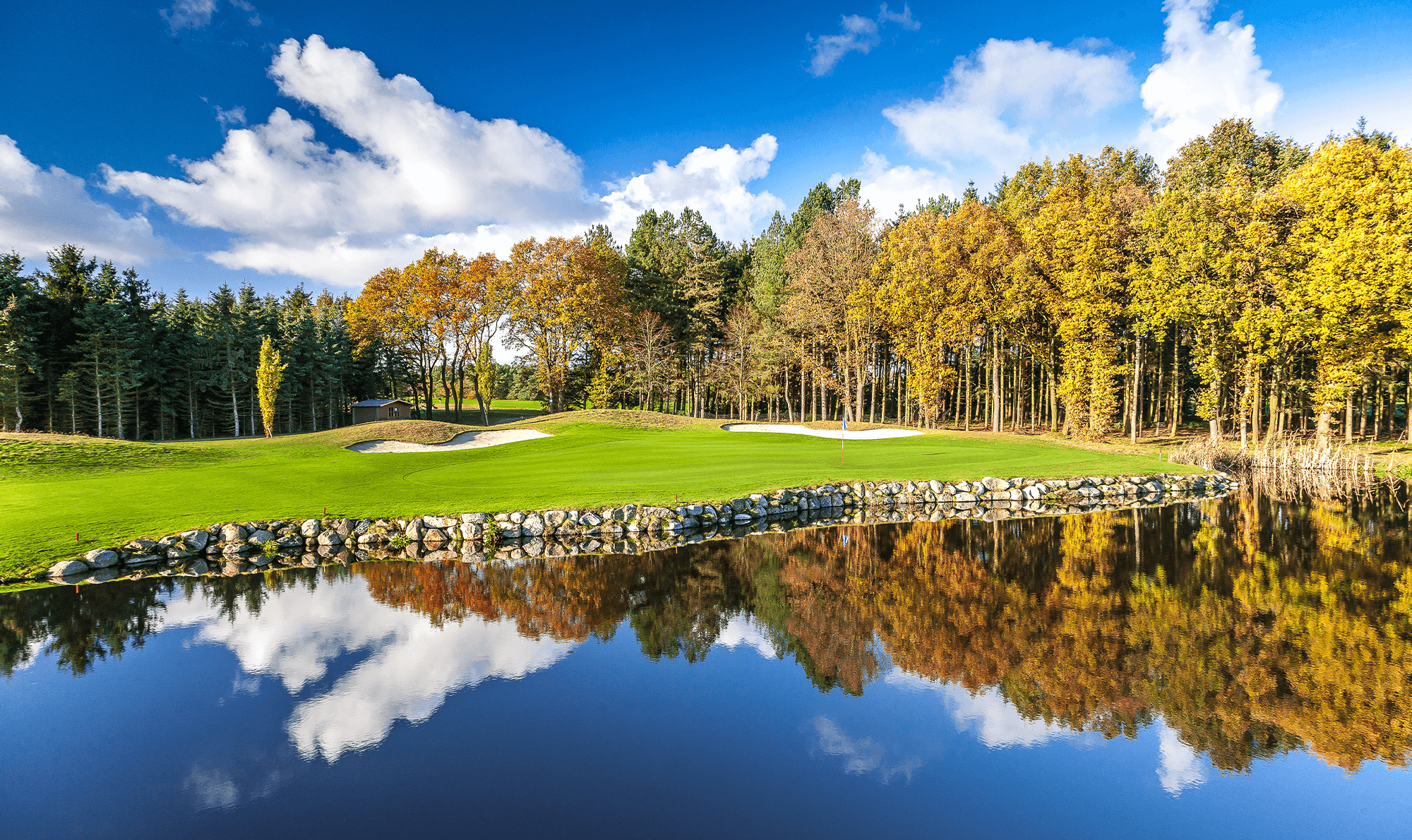 1200 golfkenttää puolella greenfee-hinnalla